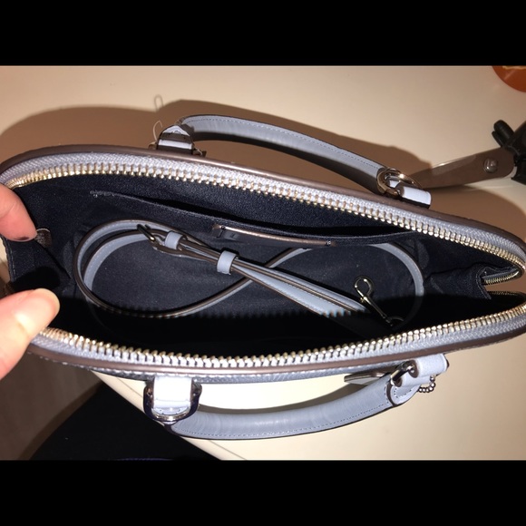 Coach purse - Picture 3 of 4